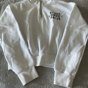 H&M youth sweatshirt.